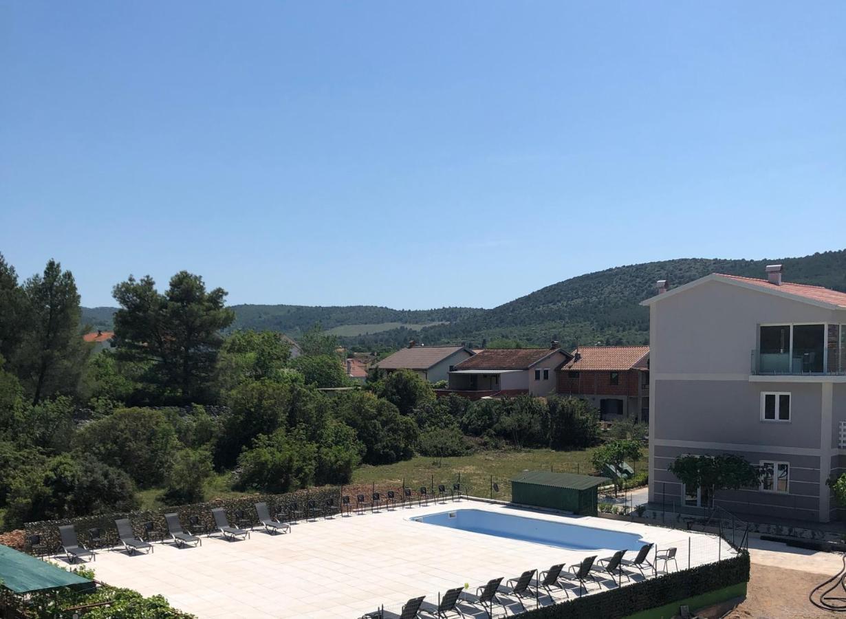 Lipovac Resort Ficus Bilice Exteriér fotografie