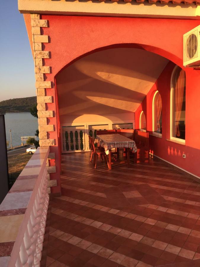 Lipovac Resort Ficus Bilice Exteriér fotografie